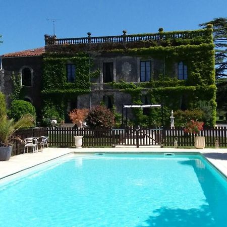 Chateau Le Poiron Acomodação com café da manhã Pissotte Exterior foto