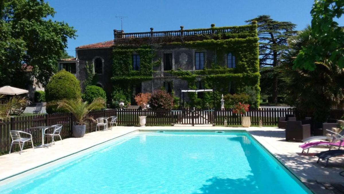 Chateau Le Poiron Acomodação com café da manhã Pissotte Exterior foto
